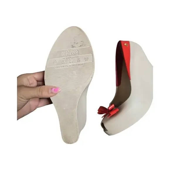 Melissa Peep Toe Wedge With Red Bow Size: 8 - Picture 3 of 5